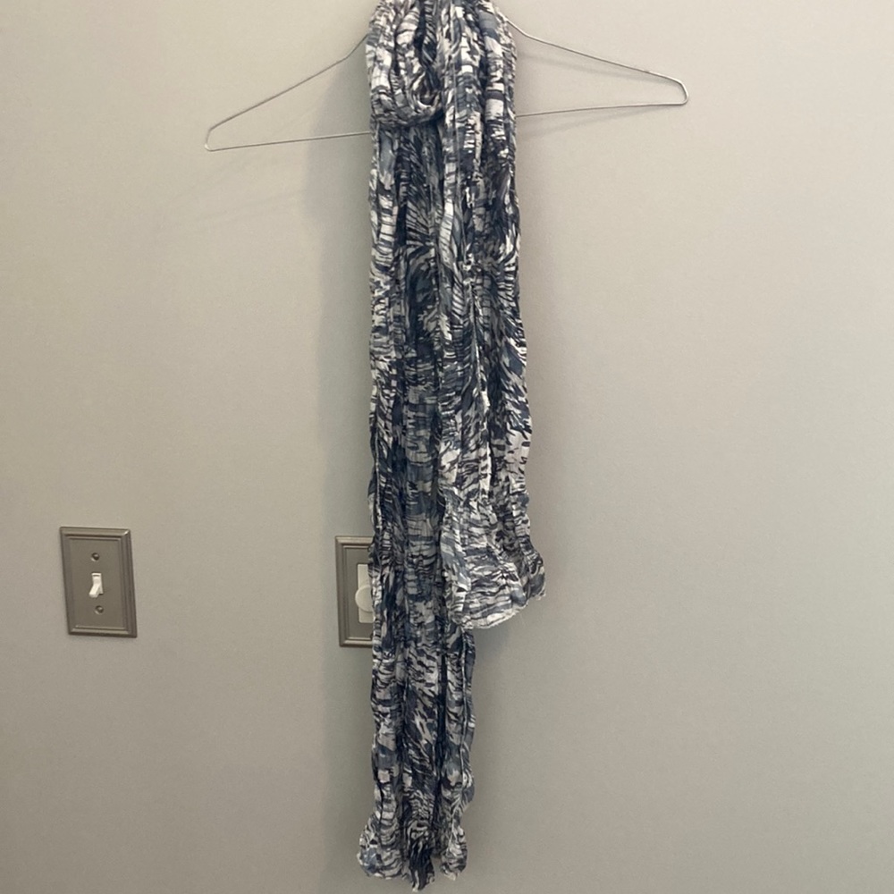 Scarf fun detail